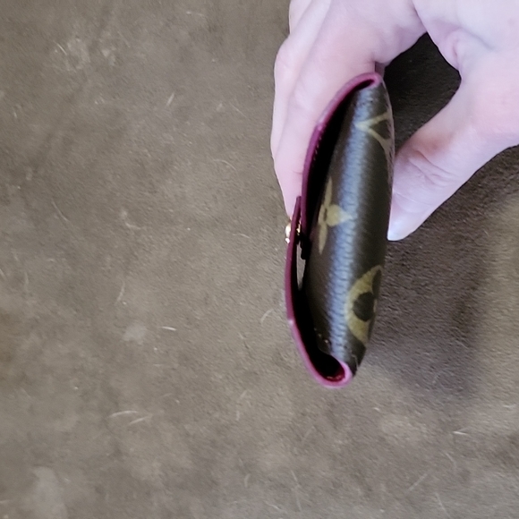 Authentic Louis Vuitton Monogram Kirigami - small - Picture 7 of 7